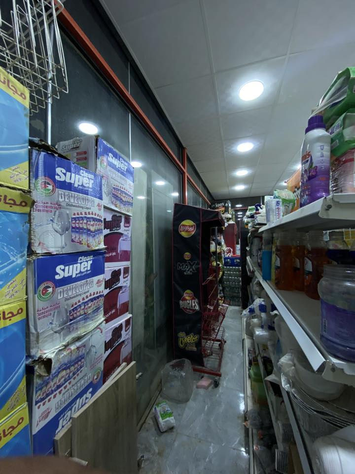 السلام عليكم
محل للبيع لعدم التفرغ العنوان / شارع الوگفة القديمة نهاية الشارع المحل ركن على شارعين رئيسين محتويات المحل

براد عمودي عدد9

مجمدايكور قياس 2 متر عدد 2

مجمدة شركات عدد2

منضومة كاميرات 

رفوف/14 متر وجهين

رفوف /10 متر قياس متر و20

مولد 40 كيفي جديد 

الدخل خير من الله تجي تكعد بي وتشوفة

السعر /30مليون وبي مجال
*********** للتواصل
