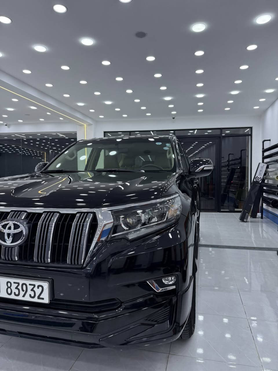 سلام عليكم اخواني للبيع أو مراوس PRADO موديل 2023 ماشي 41000الف  KM موصفاتVX سيارة مغلف PPF مكفول كفال عامة مكان سيارة اربيل رقم تلفون ✅☎️***********
***********
