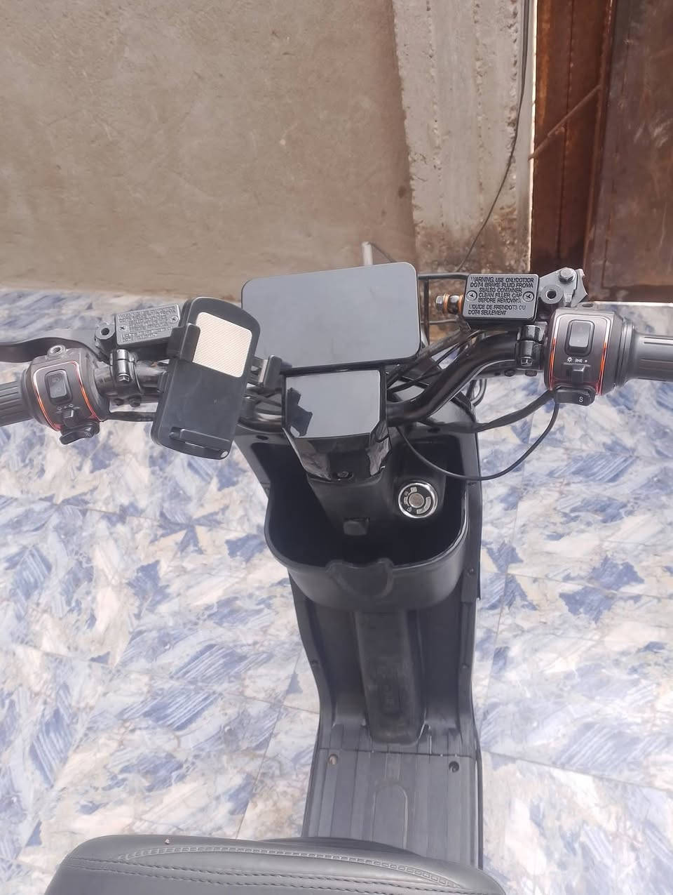 دراجه شحن R9 جديده ونضيفه وكل غراضها موجوده مثل سويجات اثنين ولبقيه كلهم موجوداد سعرها 400وببها مجال الشراي يجي ياخذها مو يراسني يكلي انته تعالي اليريد يشتري يجي ودللل متواجد واتساب ***********
