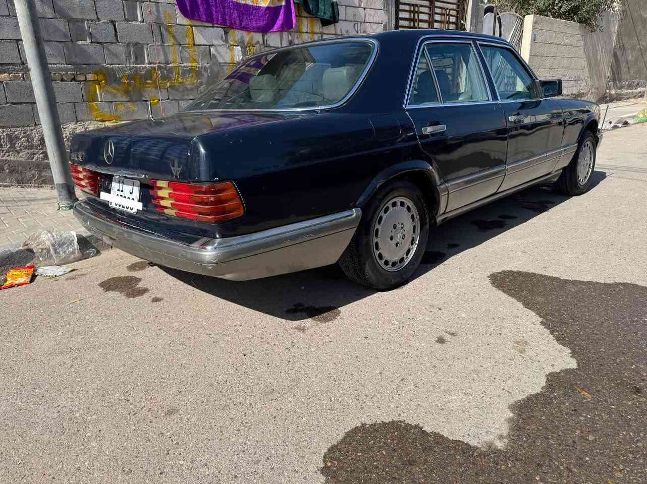 السلام عليكم 
مرسيدس 1986 سياره مكينه بلاد رقم الماني الجديد بسمنه  
السياره كدامكم موضح كلشي بلسياره السعر 50 وبيه مجال بصيط العنوان البصره لاستفسار *********** هاذا رقمي الموشراي لا يخابر
