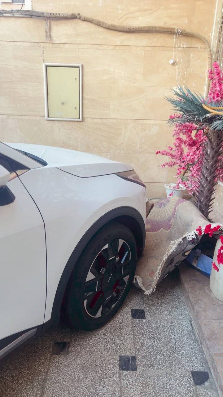 سلام عليكم للبيع كيا سبورت 2026 زيرو ماشيه 5000 
السيارة كلش جديده او حلوه فول موصفات ما عده البنراماه 
السعر 252 او بيها مجال جداً بسيط للشراي فقط 
***********
مكان السياره بغداد جميله شارع خير الله
