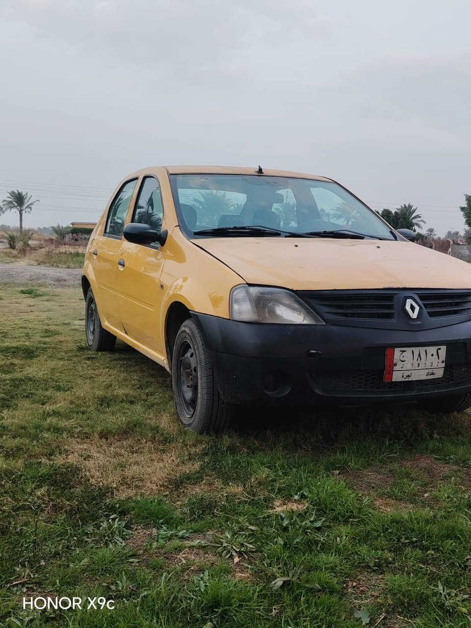 سلام عليكم سياره للبيع رينو لوكان موديل 2009
تخام تاير اجديد+دوشمة نضيفة 
سيارة مكفولة من كلشي سيارة جاهزة مابيها نقص 
بسمي سنويا تنتهي 29 سعر 42 وبيها مجال الاتصل على رقم الهاتف 📞***********
