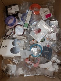 شلعة اكسسوارات اكثر من 320 قطعة او جيس واكو جيساسة بيها اكثر من قطعة م...