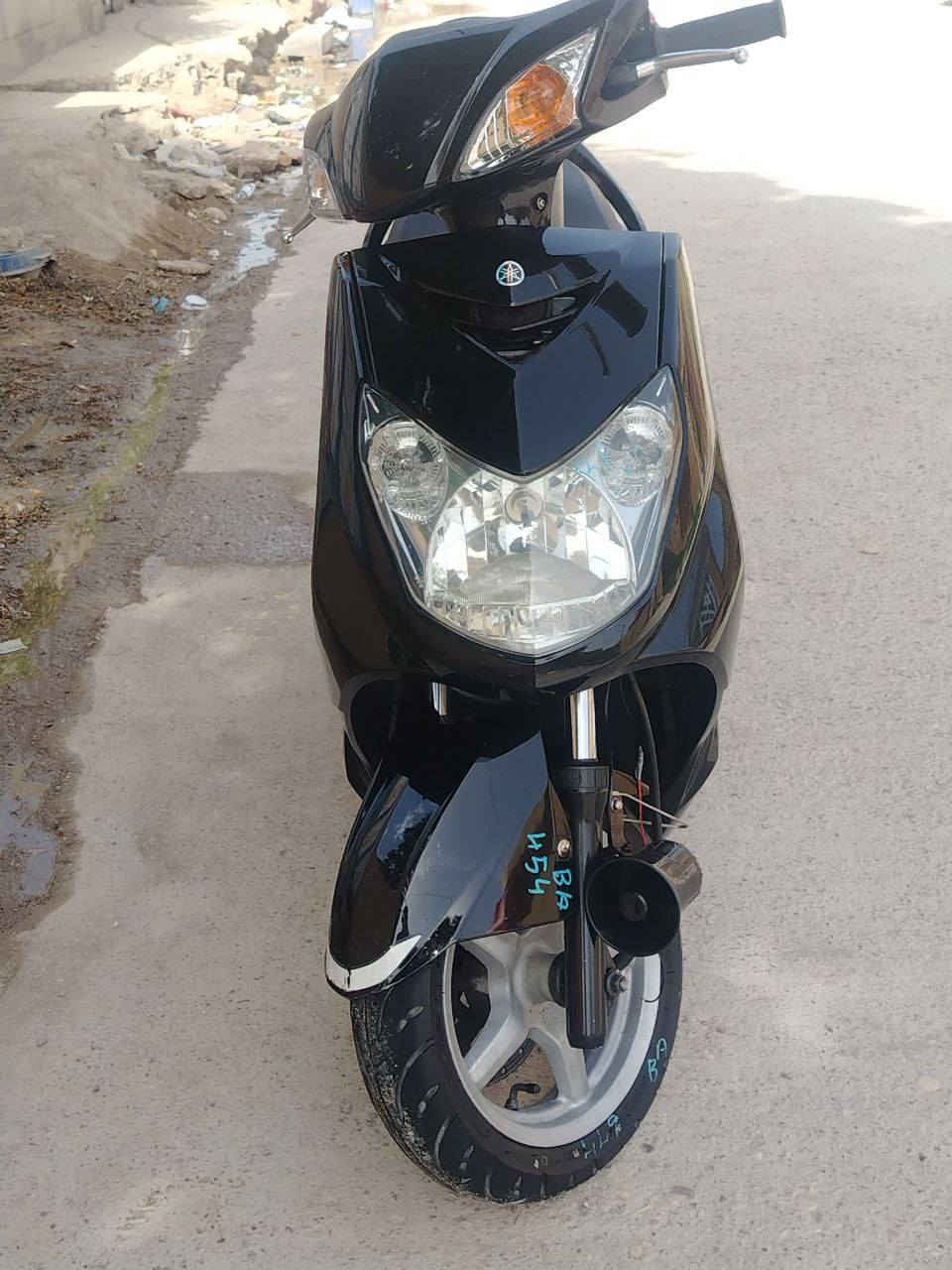 سلام عليكم
دراجه سكنز فحل ياباني
نوزل خطين سرعه 140
دراجه نضيفه استعمال قليل كلش حالياً ما طالعه شارع
دراجه مضمومه حالياً الي يدور نضيف وكفاله لا يضيع هيچ قطعه دراجه اخت الوكاله
اكفل عن فتح تبديل دراجه على وضع الشركه
الجناي لا يهمه سعر لان دراجه صدك مال جناي.
شرط نكره كلجاتها تخبل شرط انطيك معدل 130
دراجه بلاديه مو مال بياع شراي اطيك كلام على وضع اليابان
***********
والله يرزق الجميع
