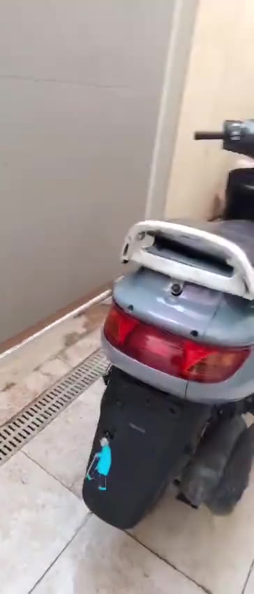 السعر 325 وبيهه مجال بسيط
دراجه فراشه الدراجه حلوه ونضيفه بس الشلعه مو قويه مالتهه دراجه مثل مموضح كفراتهه جدد وهربائياتهه كلهن شغالات


**إذا كنت صاحب هذا الإعلان وتريد حذفه لأي سبب، رجاءا أرسل رسالة إلى الدعم الفني**