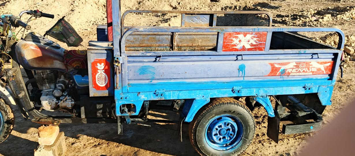 ستوته للبيع موديل ١٤ رقم وسنويه مكان دوانيه الحمزه الشرقي شراي يتصل  ***********
