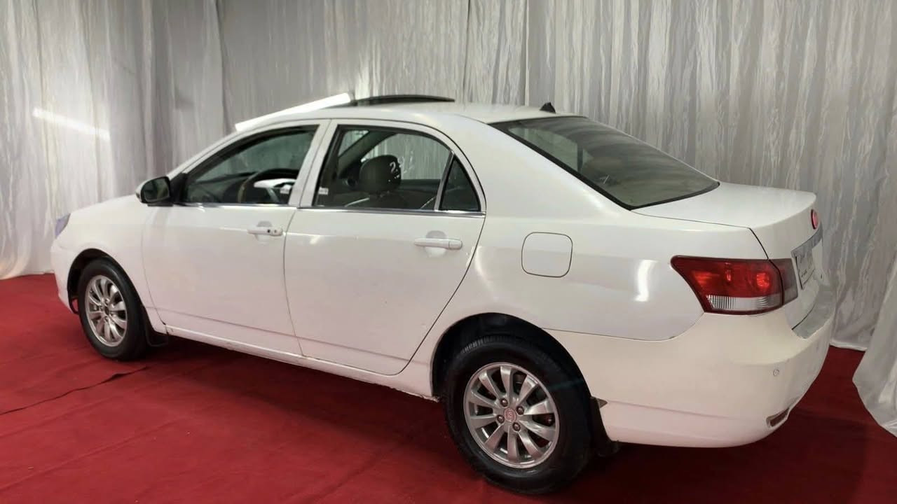 BYD G3  2013

40$
 تەنها عەتەرەی پێشی ڕەش نیە گۆڕاوە بۆ سلڤەر
زانیاریەکان لە وێنەکان دیارە
لەگەڵ ڕێز.
***********
