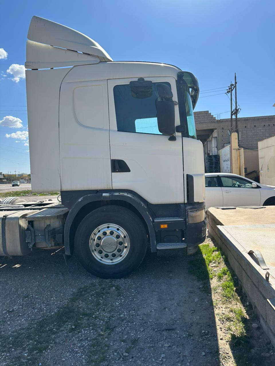 سلام علیکم
اسکانیا 2004 راس عربانە سنویە جدید کفالە عامە للبیع 
للاستفسار ***********
