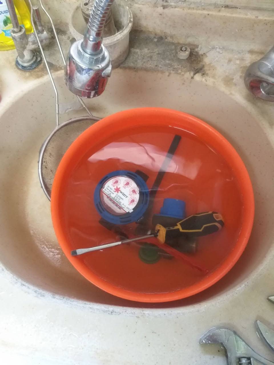 تغليف الابواب الشقة
تثبيت المراوح السقفية
ربط الغسالات الفول اتماتيك
تبديل الخلاطات السنك
تبديل القفل الباب الداخلي للشقة
الصيانة وادامة وتبديل السخانات الشقق
***********
