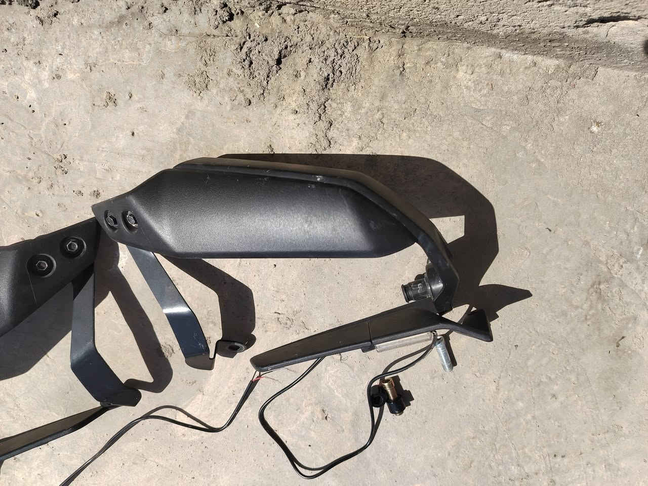 سلام عليكم هوائيات دراجه ZR للبيع  ومري الد ***********
