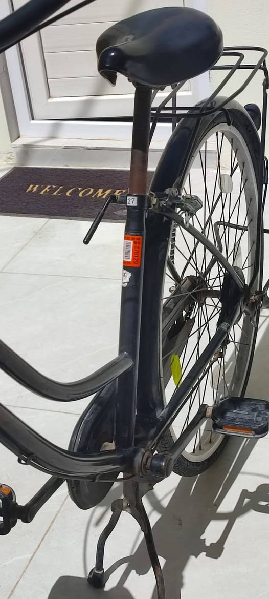 بايسكل ياباني حجم 27 أصلي للبيع 🚲
بايسكل ياباني بالة (حجم 27) من الدراجات المتينة والعملية جداً. الدراجة كاملة ملحقات بلاد ونظيفة وممتازة للمشاوير اليومية أو التوصيل.
أبرز المواصفات:
الحجم: 27 (حجم مرغوب ومريح جداً بالمشي).
الملحقات: جك خلفي مزدوج (ستاند ثقيل) + حمالة خلفية قوية بلاد.
الحماية: غطاء زنجيل كامل يحميك ويحمي الدراجة.
الوضعية: كشن مريح ومقود عالي ومريح للظهر بالسياقة.
الدراجة جاهزة ومابيها أي نقص وجاهزة للركوب فوراً.
💵 السعر:
السعر: 105 ألف دينار عراقي (وبي مجال للشراي وماراح نقصر وياه).
📍 الموقع: [النجف]
📞 للتواصل: [***********] أو راسلني خاص.
