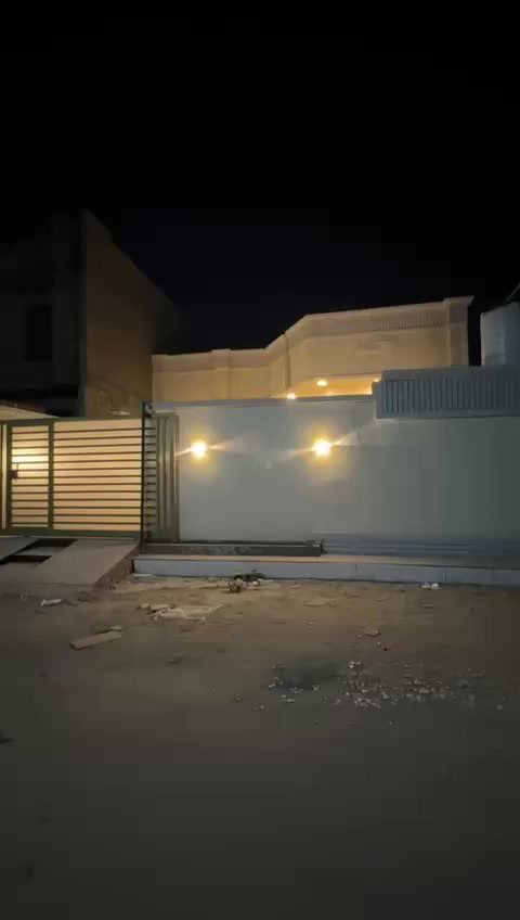 بيت للبيع طابو زراعي عراقي أصولي المساحه 270 متر يحتوي البيت على قرف عدد 3 واستقبال وصاله ومطبخ وصحيات العنوان البصره ابو الخصيب طريق سيد حامد شارع المشروع السعر  135 مليون وبي مجال الاستفسار انتصل على الرقم *********** بي واتساب
