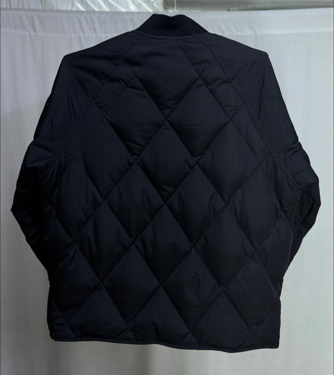 قمصله(PLASTIC lSLAND)سوبر كريم  
القياس  L تلبس وزن 80
ألون اسود فحم
النظافه 💯/💯  

يوجد توصيل 🚚 (بغداد -محافظات )
☎️رقم الهاتف :***********

للحجز -دايركت
