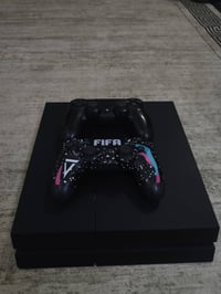 بلايستيشن 4 • هارد 1TB • يدتين أصليات