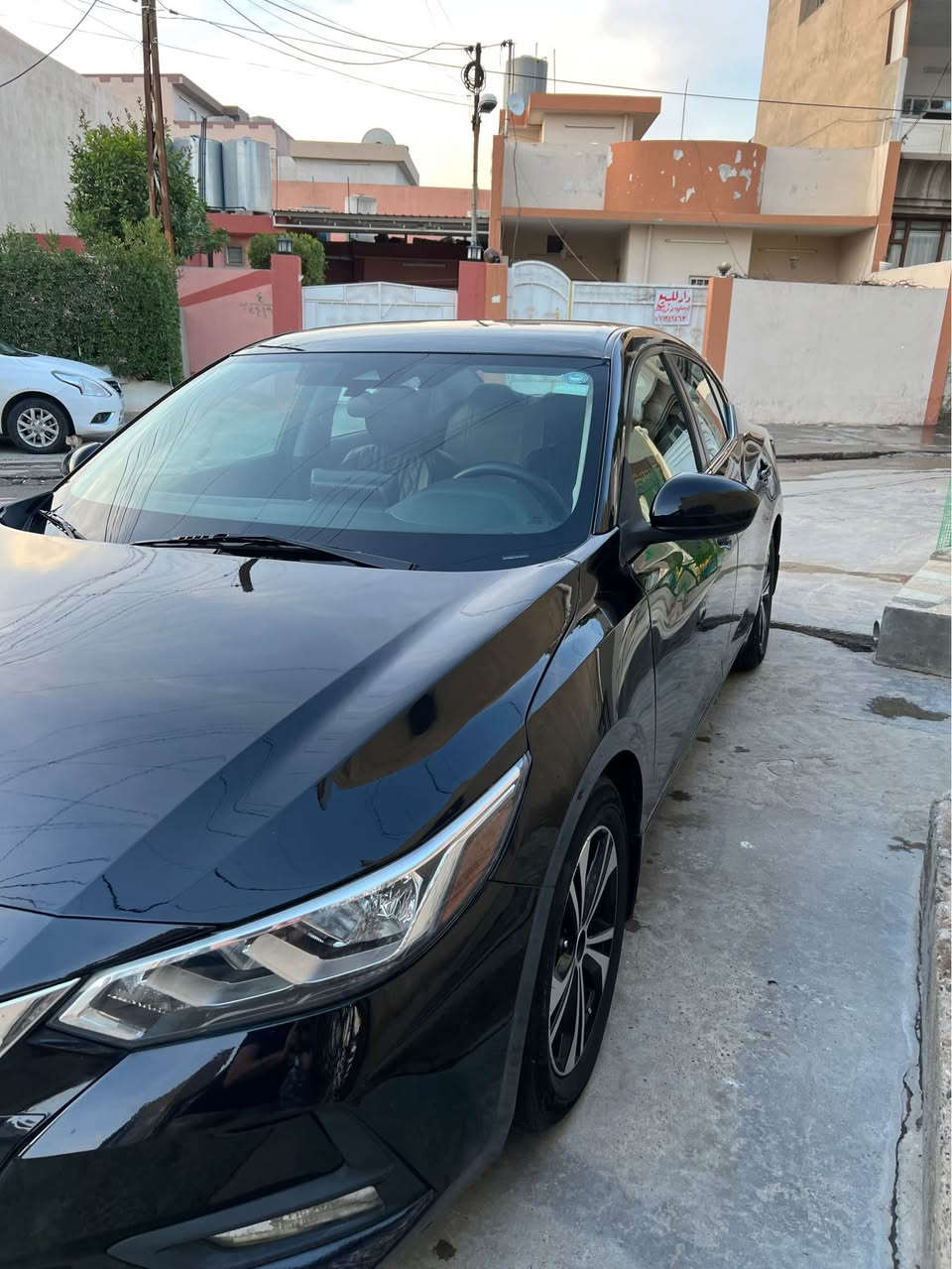 سلام وعليكم 
نيسان سينترا موديل 2022 
سيارة جيديد موصفات svمعروفه 
بصمة ابواب بصمة رادار امامي او جانبي 
سيارة بي 4 قطع كلير امريكا كبس ايرباك بيلدي 
ماشي 45 
سنوي و رقام جديد بسمنا
سعر 119. او مجال قليل 
رجا اذا مو شراي لا تخابر 
م *********** كركوك, العراق
