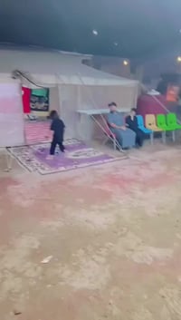 خيمه للبيع كويتي نضيفه جدا طول 8طول 5عرض الوجه شفاف حديد عباره كبل 078...