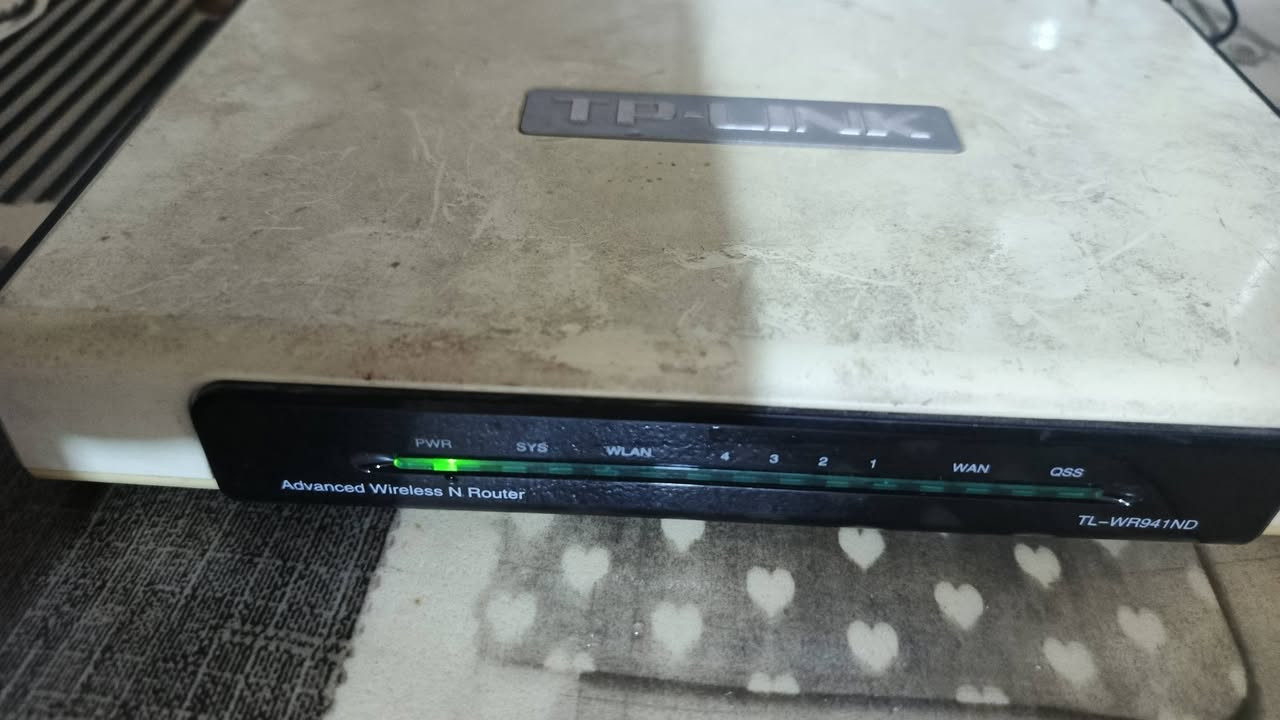 السلام عليكم راوتر تي بي لنك ويا يو بي اس  مستعمل نضيف للبيع استفسار ***********
