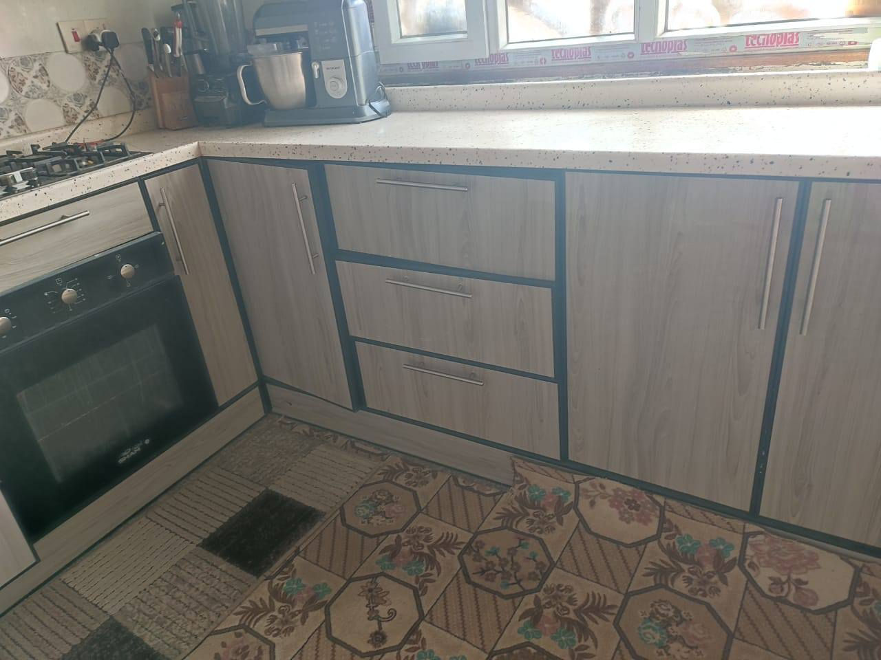 كاونتر المنيوم للبيع تسع متر للاستفسار اكثر الاتصال على الرقم ***********
