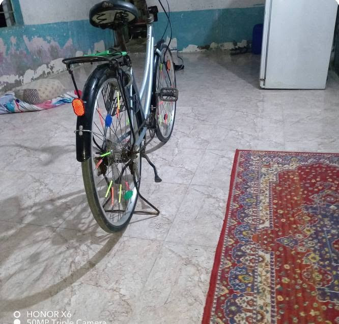 السلام عليكم بيسكل بناتي حجم 26والموديل21 البيسكل بلادي هو وغراضه السعر 80وبي مجال مكاني ناصريه قضاء الرفاعي ***********اتصال وبي وتساب
