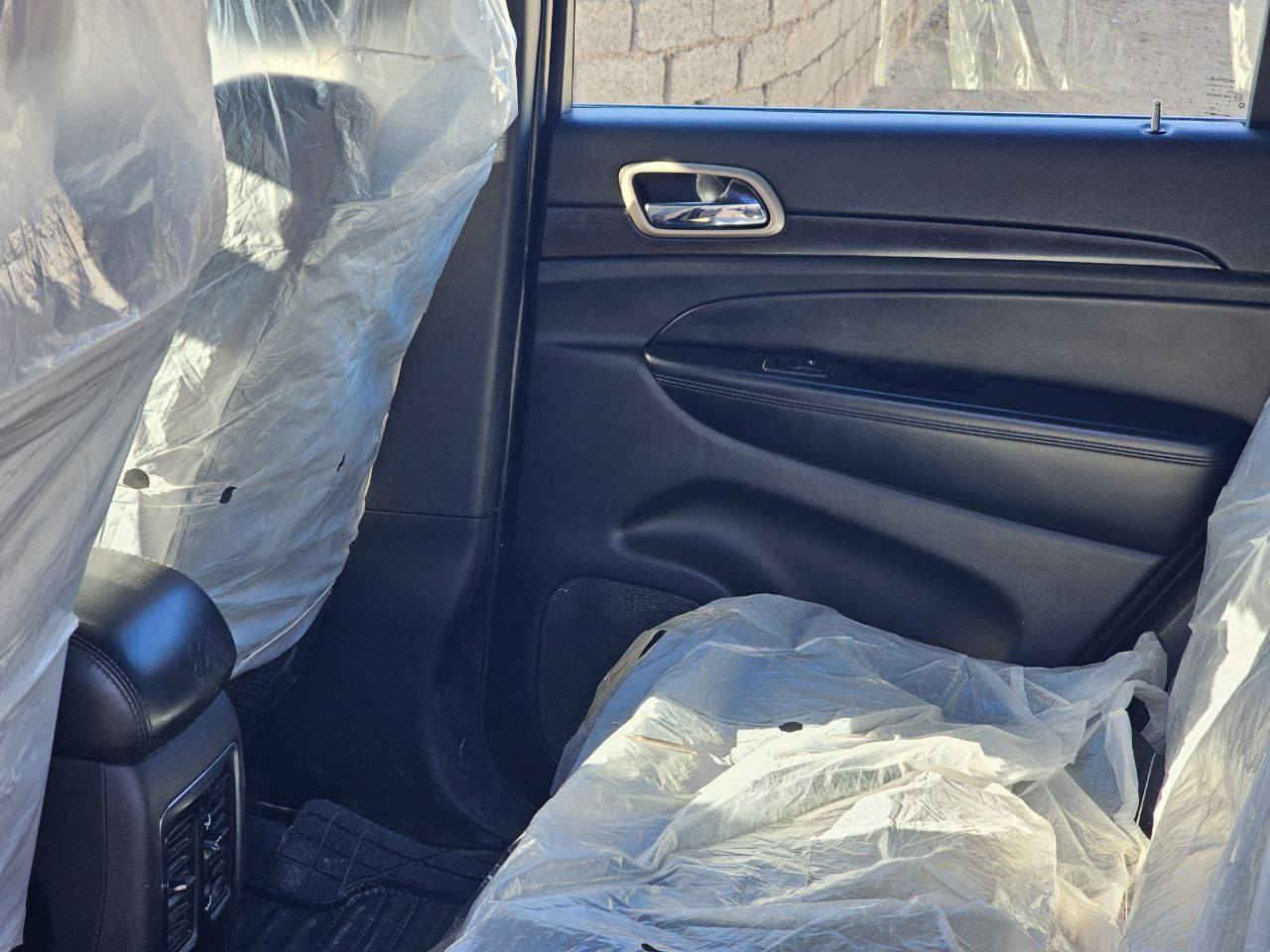 من رخصت الادمن
جيب لاريدو  موديل 2015
رقم اربيل الرقم الجديد
نص فول 
فور ويل كشانه كهربائي 
كير ومحرك مكفولات 
حداديه جاهزه 
مكفول من الصبغ  سونار وياه 
مكاني الفلوجه الكرمه 
السعر /200 وبي مجال 
***********)(***********
