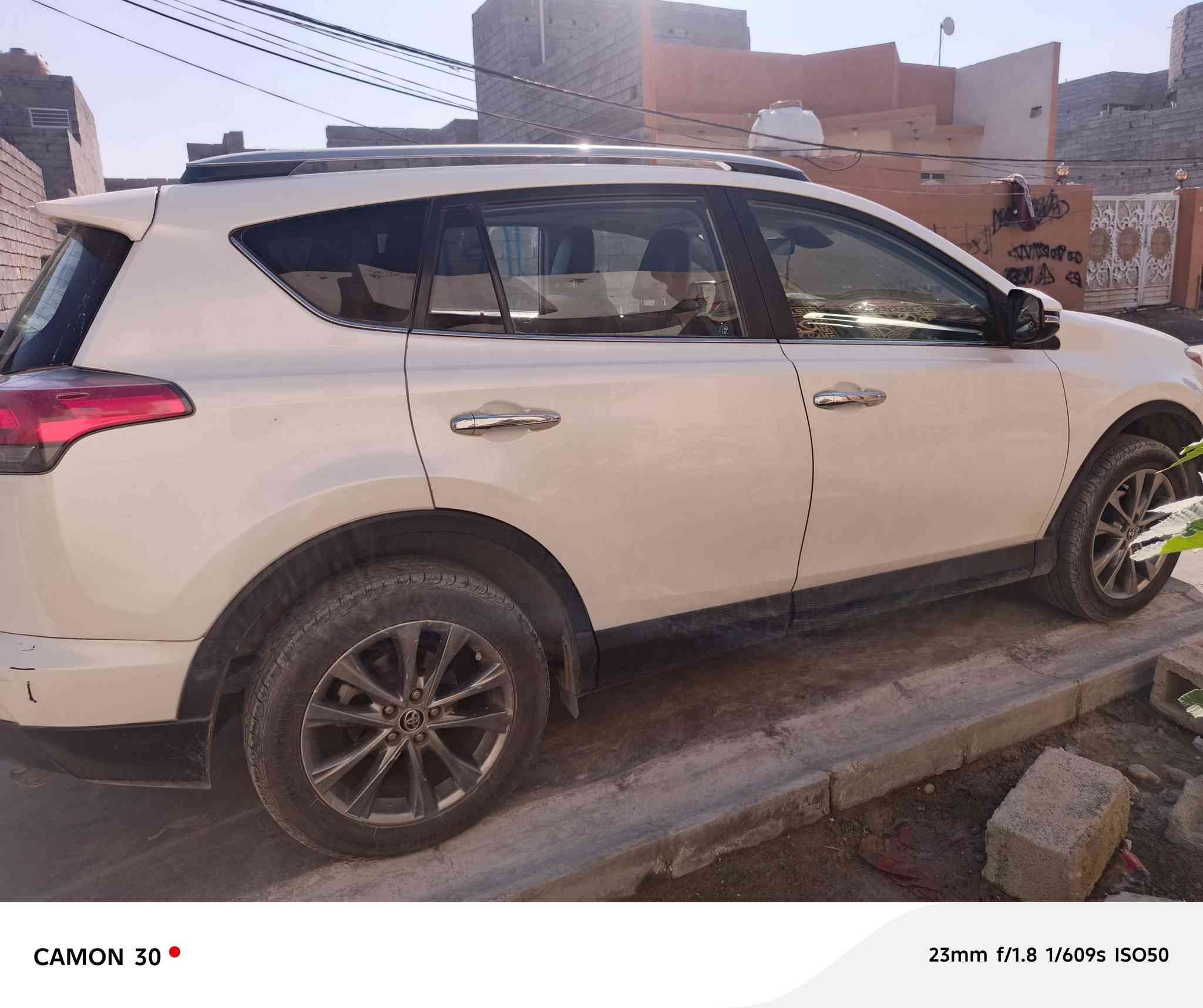 للبيع تويوتا راف فور موديل ٢٠١٨واردامريكي لمتد رقم بغداد إنكليزي     فول مواصفات 
   فتحة سقف بصمة ابواب بصمة تشغيل مثبت سرعة رادار امامي رادار خلفي ثلاثة وضعيات قيادة
صندوق كهربائي اوامر صوتيه نقطه عمياء. ضرر قطعتين باب الامامي جهة السايق والجاملغ الامامي نفس الجهة السيارة ماشية ٥٤الف ميل  الخاص مفتوح. . رقم الهاتف***********
