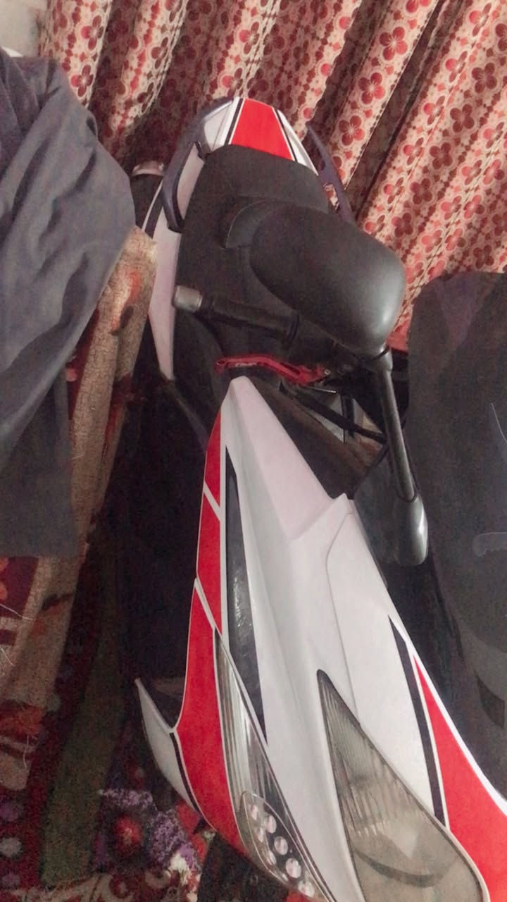 سلام عليكم دراجه تيماكس مكينه مكفوله وكهربايات شغاله كلهيه سكيورتي شغال وهاظه رقمي ***********
