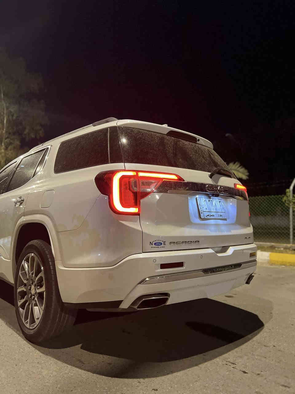 سلام عليكم جمسي اكاديا 2021 فئه دينالي فول مواصفات 1/1حادثها غرق  سياره كامله ماشيه 35كم مكان الناصريه مركز سعرها 255 قفل ///***********
