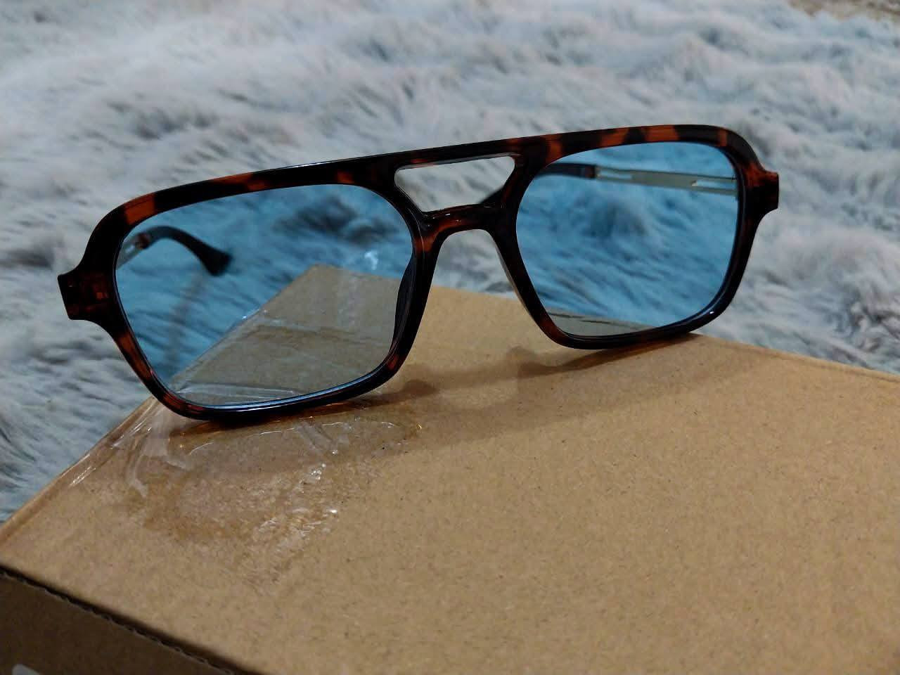 زوج نظارات اصليه كوالتي حيل عالي


**إذا كنت صاحب هذا الإعلان وتريد حذفه لأي سبب، رجاءا أرسل رسالة إلى الدعم الفني**