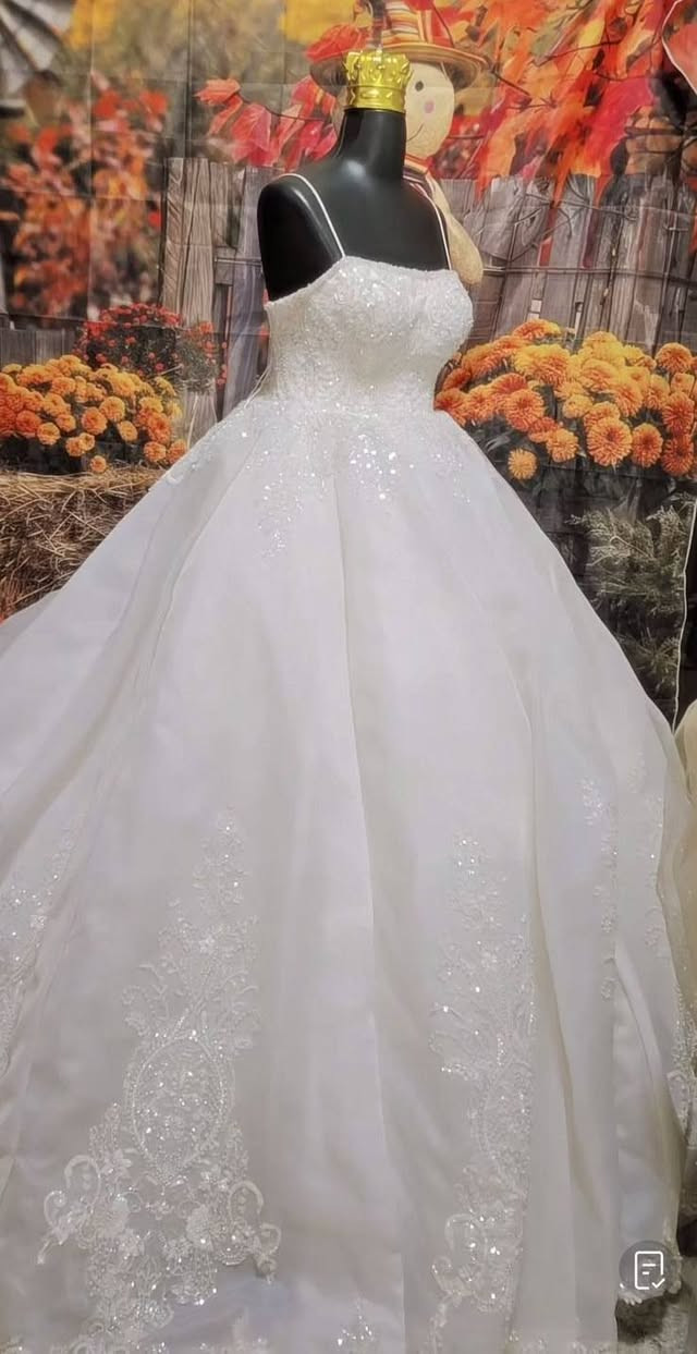 متوفر بدلات وفساتين موديلات مختلفه البيع شلعه بسعر مناسب ومفرد ايضا موجود اي استفسار خاص @إشارة


**إذا كنت صاحب هذا الإعلان وتريد حذفه لأي سبب، رجاءا أرسل رسالة إلى الدعم الفني**