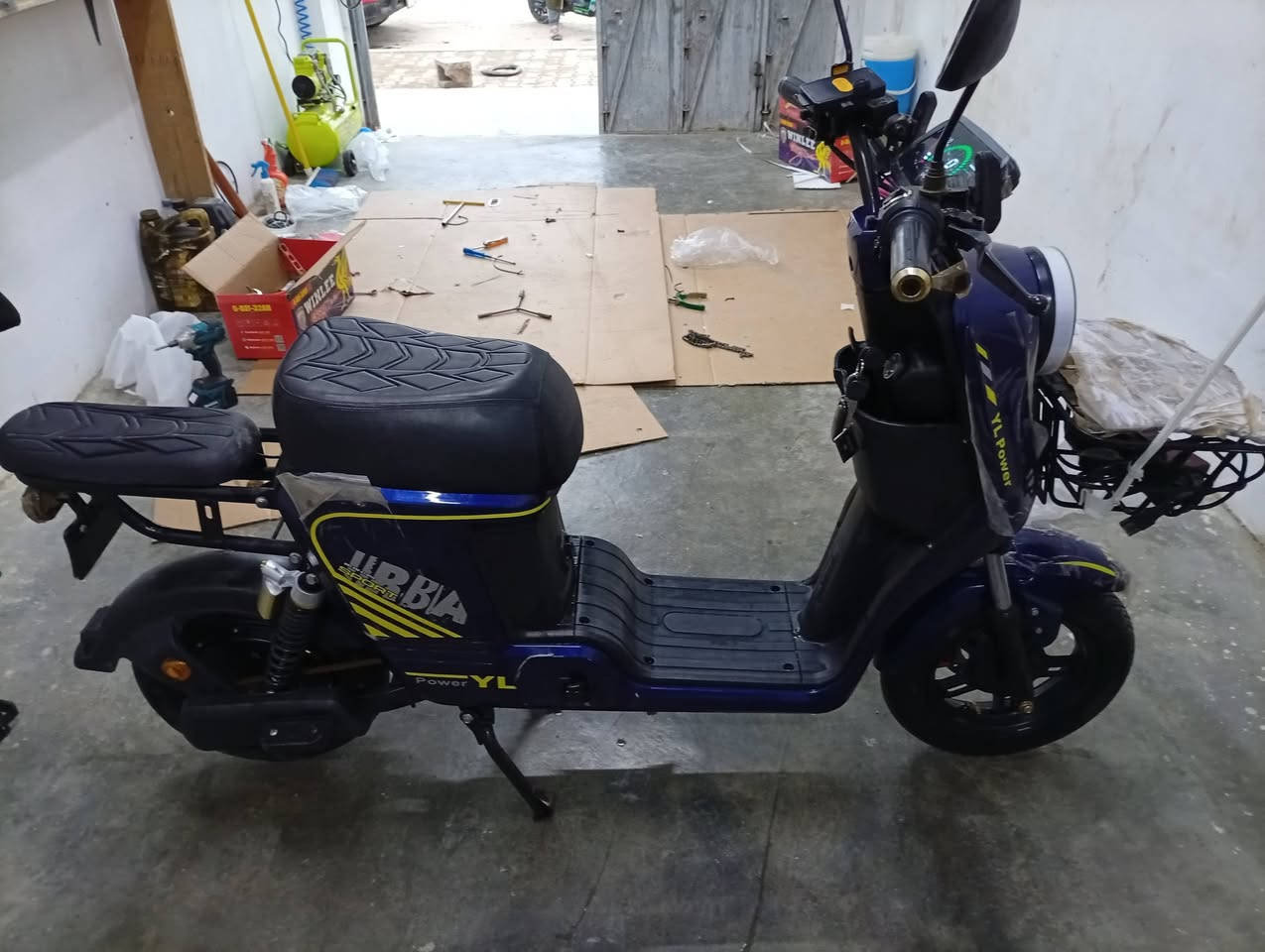 السلام عليكم ورحمه الله وبركاته
دراجه شحن R9 Sport للبيع 

مستعمل شي قليل

كلو شركه بعد لزگات الشركه بيه 

نظافه 100% فول

بطاريات عدد 5 ونلي 32 امبير 

نقد575 

قسط 775

للاستفسار الاتصال على الرقم 

***********

والخاص مفتوح
