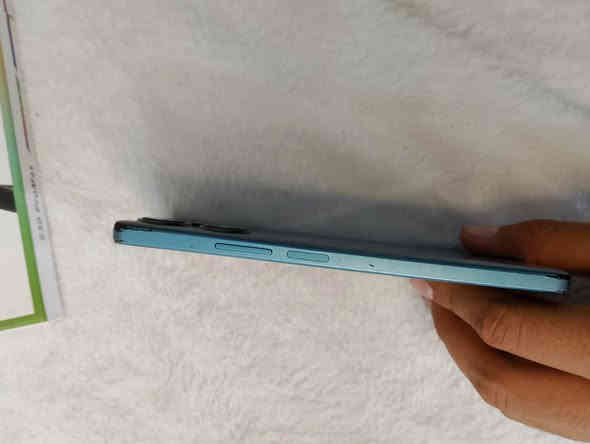 بوكو F5
جهاز كيمنك  فلاكشب وفول مواصفات 
شحن 67واط
ببجي 90 فريم
شاشه سوبر اموليد 120 هيرتز 
سعره بس 190 وبي مجال بسيط حق جيه بس الصفاح مال جهاز تعبانه ولباقي كلشي ما بي وميصرف شحن رقمي
*********** بغداد رئاسه المعلمين
