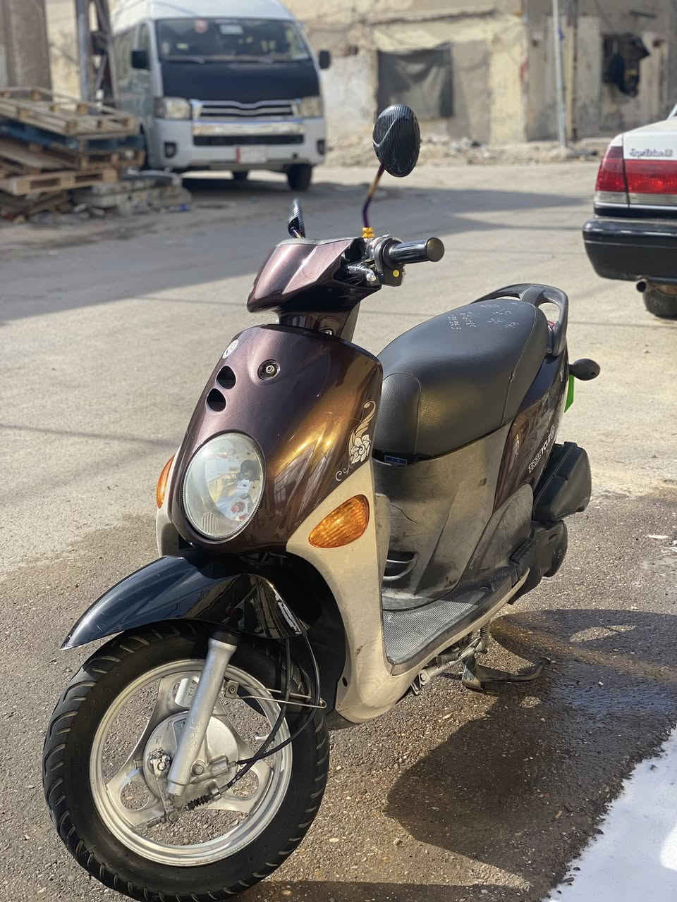 سلام عليكم فله للبيع السعر 800وبيه مجال حك الجيه مكينه برغي مامفتوح بيهه كهربايات كلهه شغاله مكان بغداد مدينه الصدر الرقم ***********
