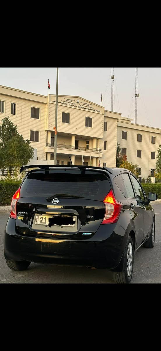 نیسان ڤێرسا مۆدێل 2016 ی ئەمریکی دوو پارچەی سبوغ و بستەک ساردە کوت بێ ئایرباگ چوار تایەی نوێ گێڕ و مەکینە و تحویل بەشەرت 
*********** واتس ئاپ أربيل, العراق
