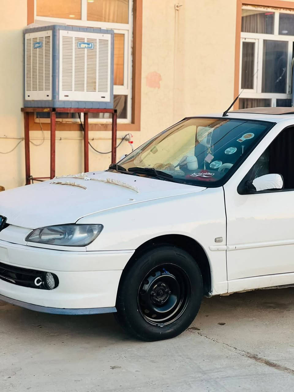 السلام عليكم للبيع بيجو 306  موديل 2002 تواير جدد كهربائيات شغاله تبريد شغال تدفئة شغال ما تصرف ربع عليه السعر 36 بيها مجال بسيط ملاحظة مكلف بل نشر الخاص مقفول للإستفسار اكثر اتصل ***********
