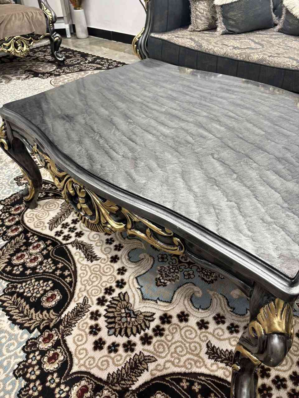 تخم ١٠ مقاعد مع طاولة وسطية كبيرة نظافة ٩٩٪؜ مستعمل شهرين فقط السعر مليون و١٠٠ الف


**إذا كنت صاحب هذا الإعلان وتريد حذفه لأي سبب، رجاءا أرسل رسالة إلى الدعم الفني**