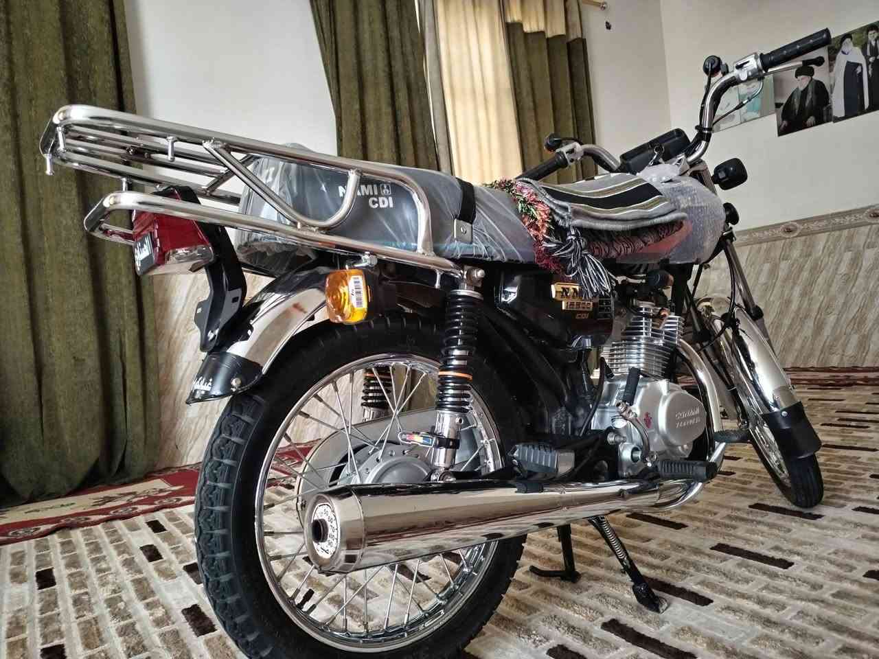 السلام عليكم حبايب دراجه نامه تعمير الشاصي ارشه والمحرك سيجي والباقي كله اصلي والدراجه كفاله عامه وشراي يدلل (***********)
