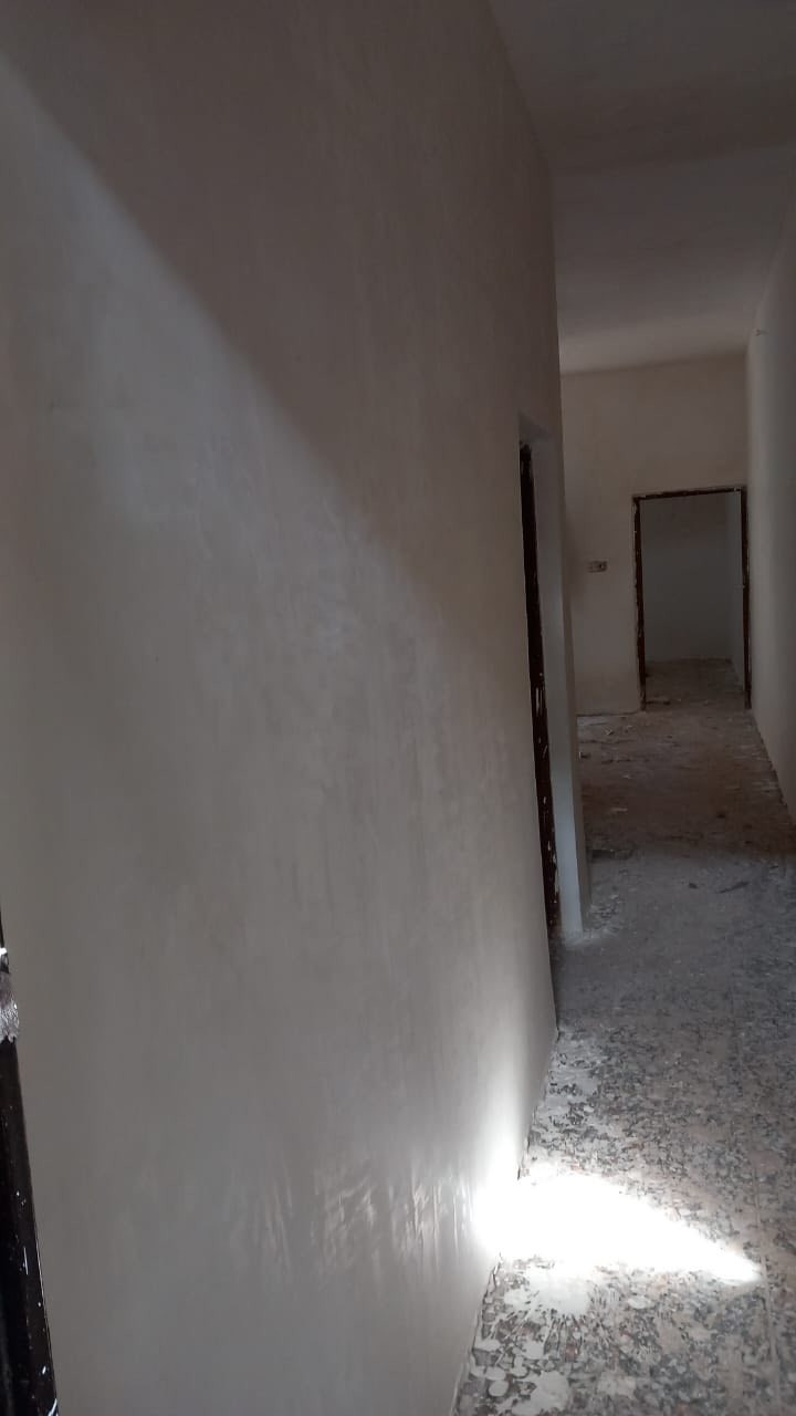 بيت البيع 100م بي غرفه وستقبال  بيت نضيف مكان مسقط شارع عقيد علي 
‭٠٧٧٢ ٩٩١ ٤٧٧٣‬رقم. سعر 60
