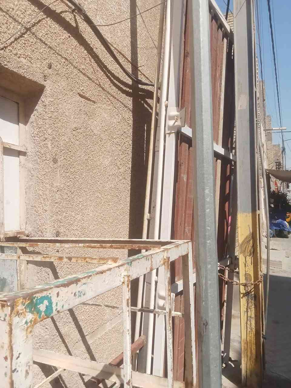السلام عليكم سيبايا نيسان ناصيه العدد اثنين بغداد المدينه الصدر رقم الهاتف ***********
