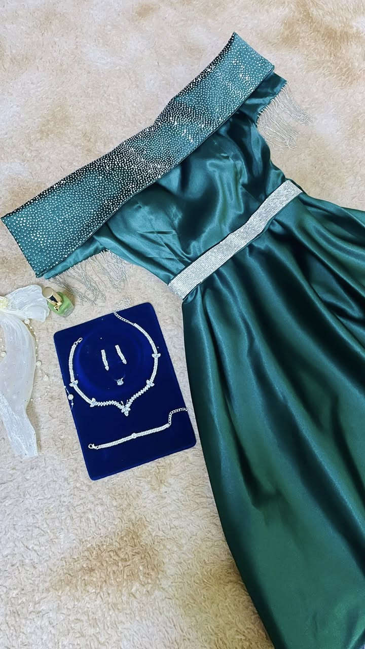 فستان طويل كلوشه والعقد للبيع


**إذا كنت صاحب هذا الإعلان وتريد حذفه لأي سبب، رجاءا أرسل رسالة إلى الدعم الفني**