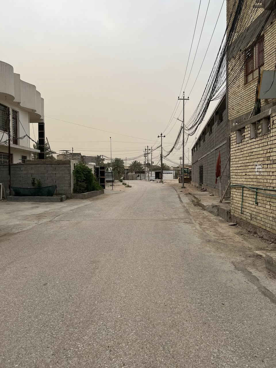 يعلن مكتب الاعرجي عن وجود بيت اجار50متر طابقين غرفتين نوم البيت كلش نضيف يبعد عن الشارع العام 20متر العنوان قرب كنطره السلام مقابيل عامود 43للستفسار***********
