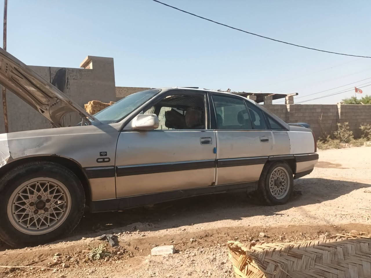 سلام عليكم موديل 93باسمي رقم بغداد كير اوتو محرك 20بلادية مكاني بغداد ***********
