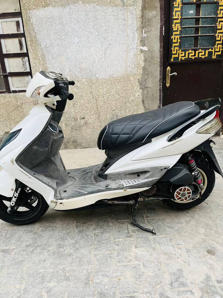 سلام عليكم
دراجه سكنس فحل كوري البيع 

مكينه مامفتوحه بلادي شلعه ومعدل كلجات رياضي دبل رياضي اشاير شغاله نكره سلف مكاني بغداد جديده اتصال ☎️ ***********

سعر 900بيها مجال الشراي
