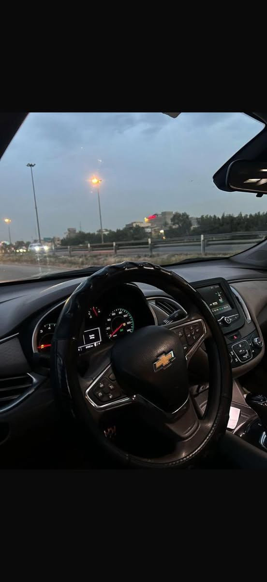 ماليبو 2017 رقم الجديد اربيل
بيها جاملغ وشبر من البنيد بدون دواخل وهنا صاير بيها جاملغ خلفي وباب مكانها بغداد السيديه السعر 90 وبيها مجال بسيط 
للتواصل / ***********
