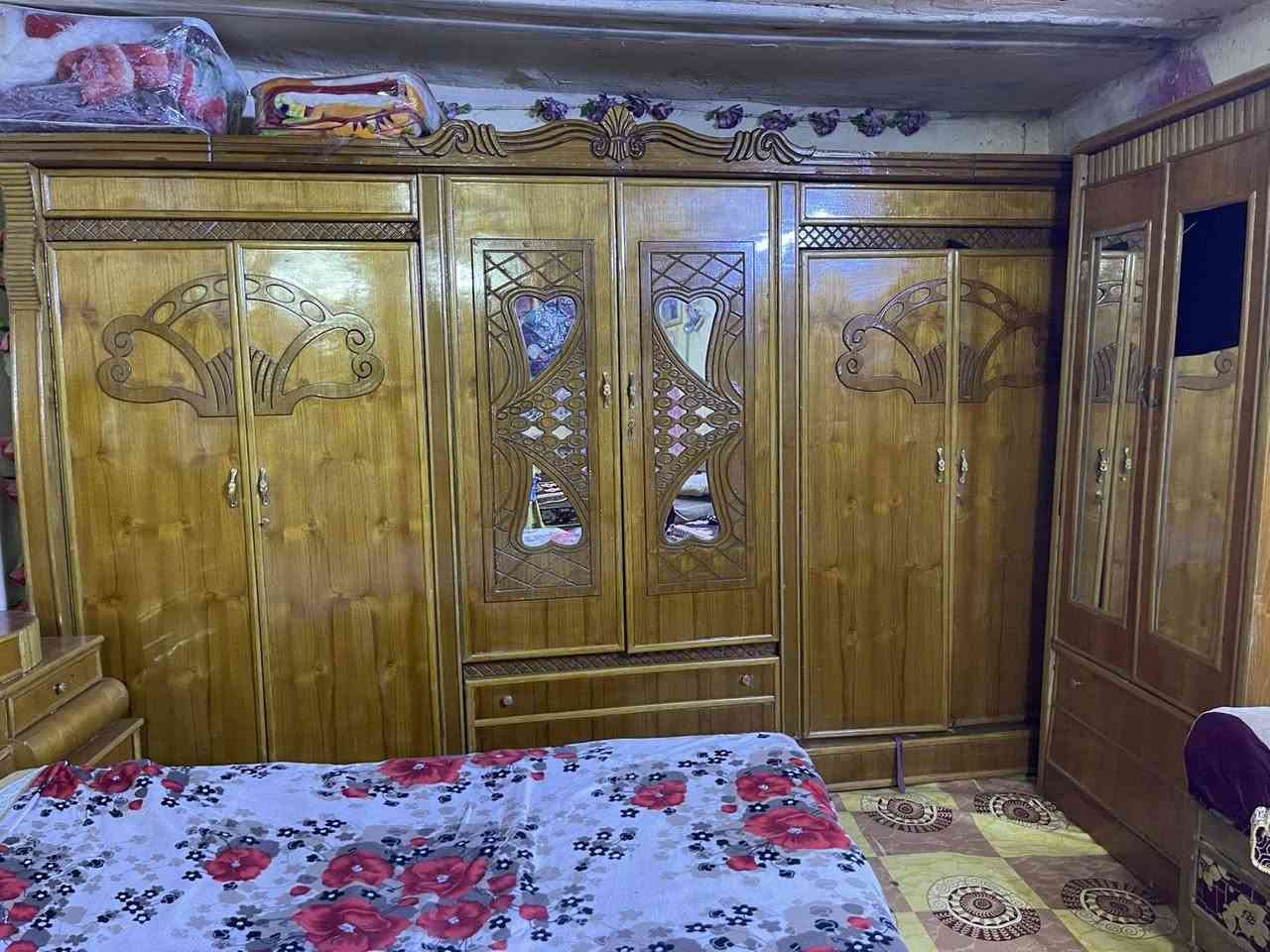 سلام عليكم غرفه نومم تزكام السعر 550 و بيها مجال لاتصال ***********
