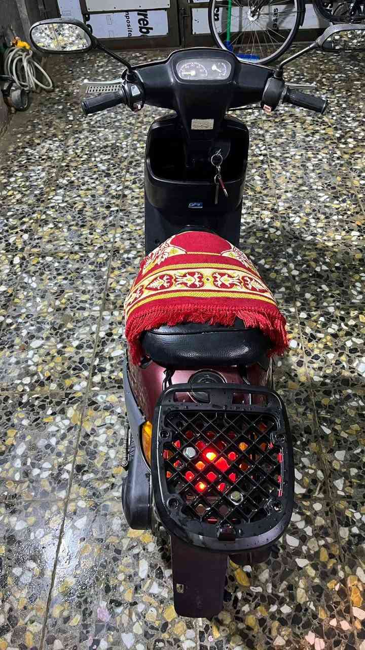 السلام عليكم دراجه بطه موديل 97 للبيع دراجه حلوه ومرتبه مكينه وشاصي مكفولات وكفرات بلاديه كهربائيات شغاله مكانه كربلاء البوبيات  السعر 400 وبيه مجال رقم الهاتف ***********
