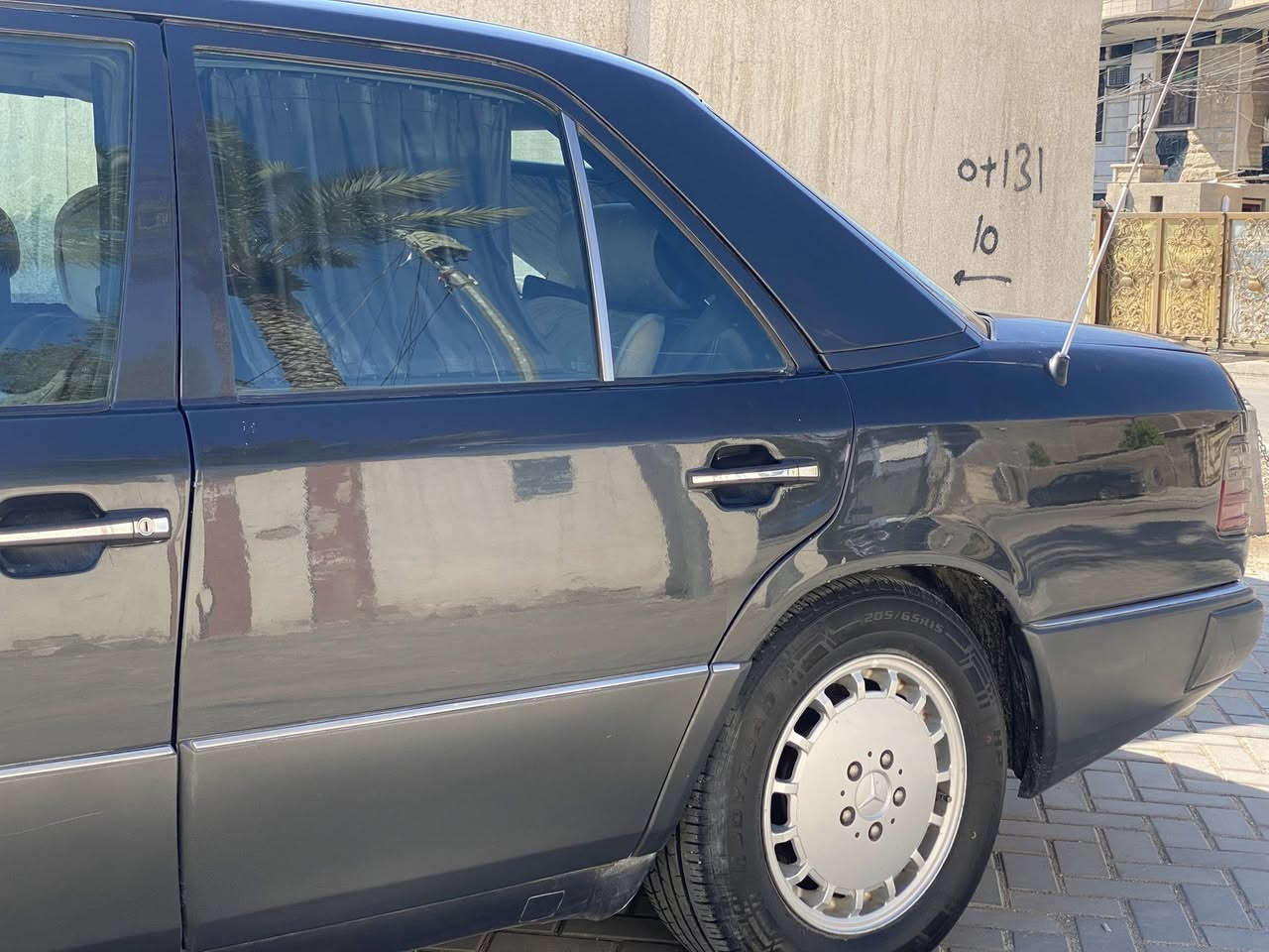 مارسدس موديل ١٩٩٢
رقم بغداد دولي جديد هزه جديده بسمي 
سياره فول موصفات 
سلاد رووف
اريل كهرباء 
بردات كهرباء 
كشنات كهرباء 
كشنات حلد 
كير مكينه بلادي مكفولات قبق اسود 
صدر امامي خلفي جديد 
دبلات جديده 
تخم تاير جديد
قواعد الدبل بلاديات 
تبريد ثلج 
كهربائيات كلها شغاله 
سياره نضيفه كلش 
مكانها بغداد الامين 
الرقم *********** 
السعد ٧٥ وبيها مجال 
سياره صبغ جماليه
