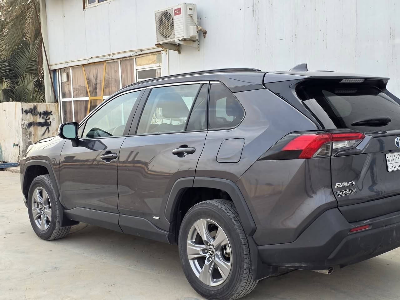 ﷽
اللهم صّلِ وسَلّمْ عَلۓِ نَبِيْنَا مُحَمد وال محمد
راف فور rav4 موديل 2024 فئة XLE هايبرد
عداد 13 الف مايل دخول جديد
السيارة بدون تبديل بدون صبغ بدون ايرباك كلشي بيها على وضع الشركة فقط بارد كلش قليل بالجاملغ الخلفي وبطرف باب الصندوق حتة غاز التبريد على وضع الشركة
مواصفات عالية
 بصمة تشغيل وباب وصندوق 
سايد بريك بصمة
كرسي كهربائي
رادارات امامي وخلفي وجانبي
مثبت سرعة وتحديد مسار وقيادة ذاتية
اوتو هولد لوتو بريك
تبريد قطعتين مناخ منفصل
وباقي المواصفات المعروفة
رقم فحص مؤقت تترقم باسم المشتري مجاننا
صور الحادث ورقم الشاصي منشورة للتاكد
مكان السيارة المسيب والسعر مناسب مال بيع علق اي تعليق يجيك على الخاص
تفاصيل اكثر  ***********
