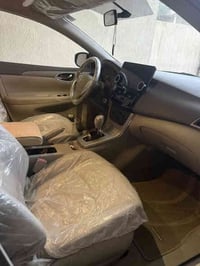 سياره نيسان سنترا٢٠١٩  السياره وكاله مال شركة نيسان ماشيه ٤٢ حقيقي سيا...