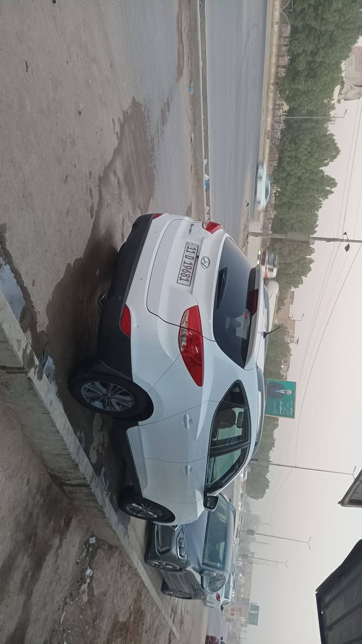 توسان موديل ١٤ خليجيه سياره مكفولة وجاهزه رقم بغداد ١٥٥ وبيه مجال ***********
