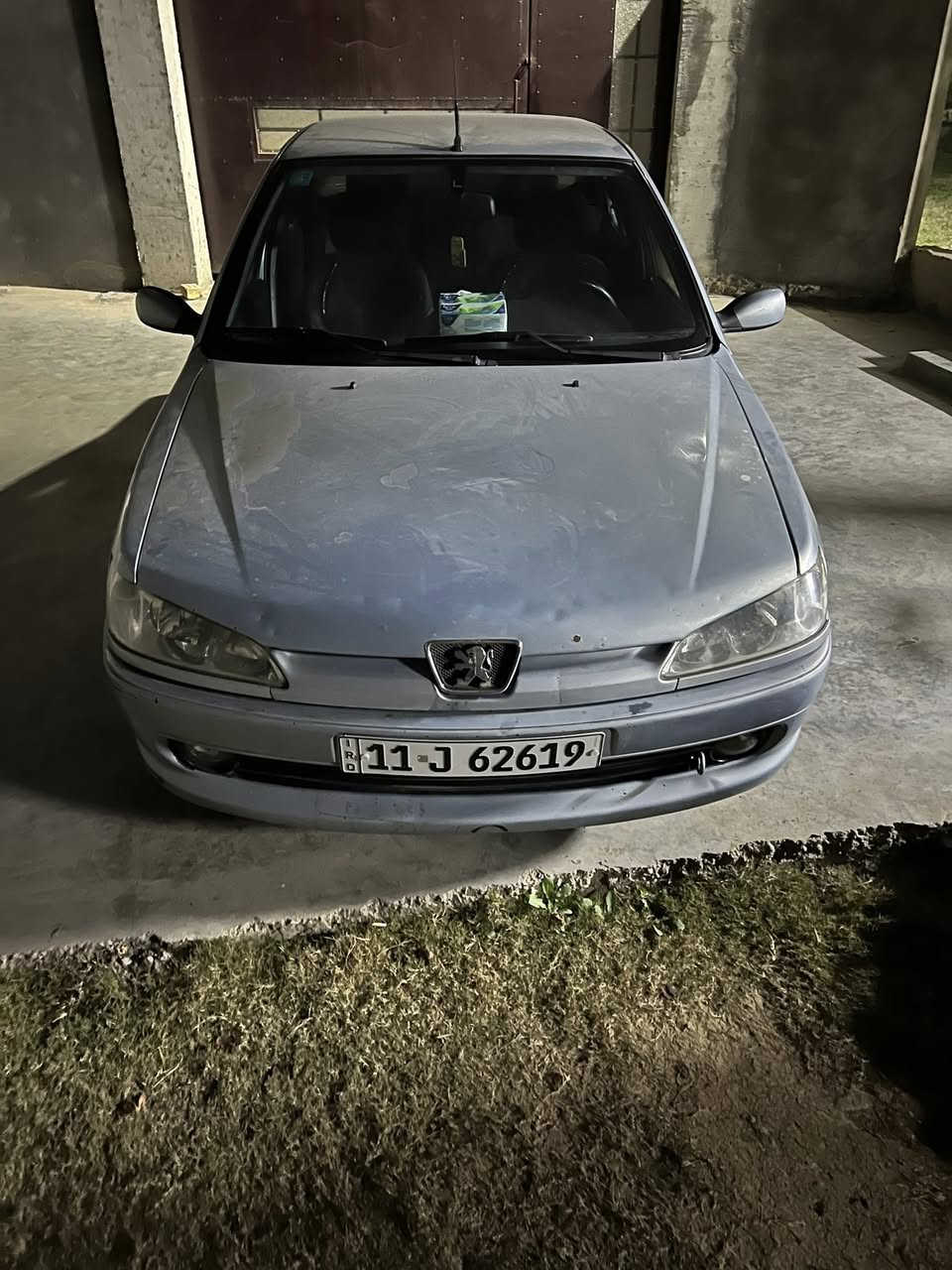 السلام عليكم
بيجو ٣٠٦ ٢٠٠١ 
للبيع بغداد الرقم الإنكليزي 
السيارة كفالة عامة كير محرك حدادية تبريد الكشر بدون صبغ بيها بارد بسيط جراد بصندوق بسيط السعر ٦٠ وبيها مجال
***********
